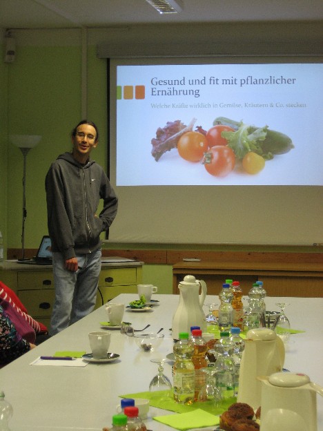Markus Schrade hält Vortrag über pflanzliche Ernährung
